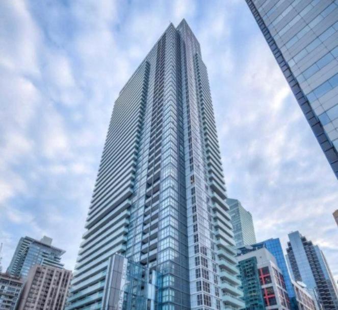 Luxury Condo With Cn Tower View Toronto Kültér fotó